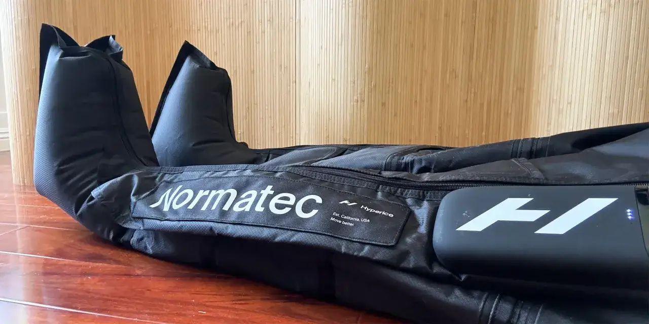 Système de compression pour massage de récupération Normatec. Idéal pour se détendre après l'effort.
