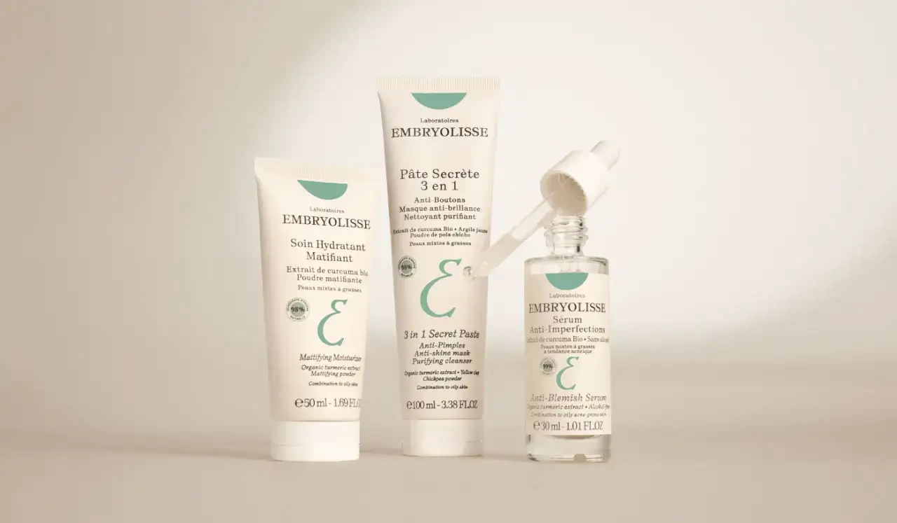 Trois produits Embryolisse pour la zone T : un soin hydratant matifiant, une p&acirc;te secr&egrave;te 3 en 1 et un s&eacute;rum anti-imperfections.